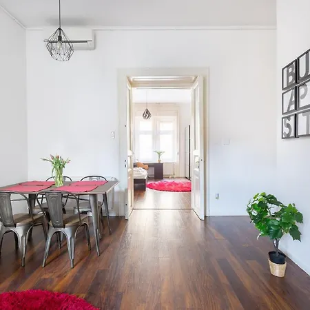 Red Dot One - New Unit In Heart Of Jewish Quarter