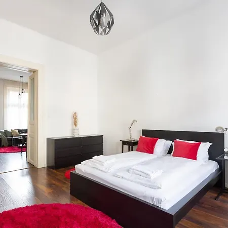 Apartment Red Dot One - New Unit In Heart Of Jewish Quarter *